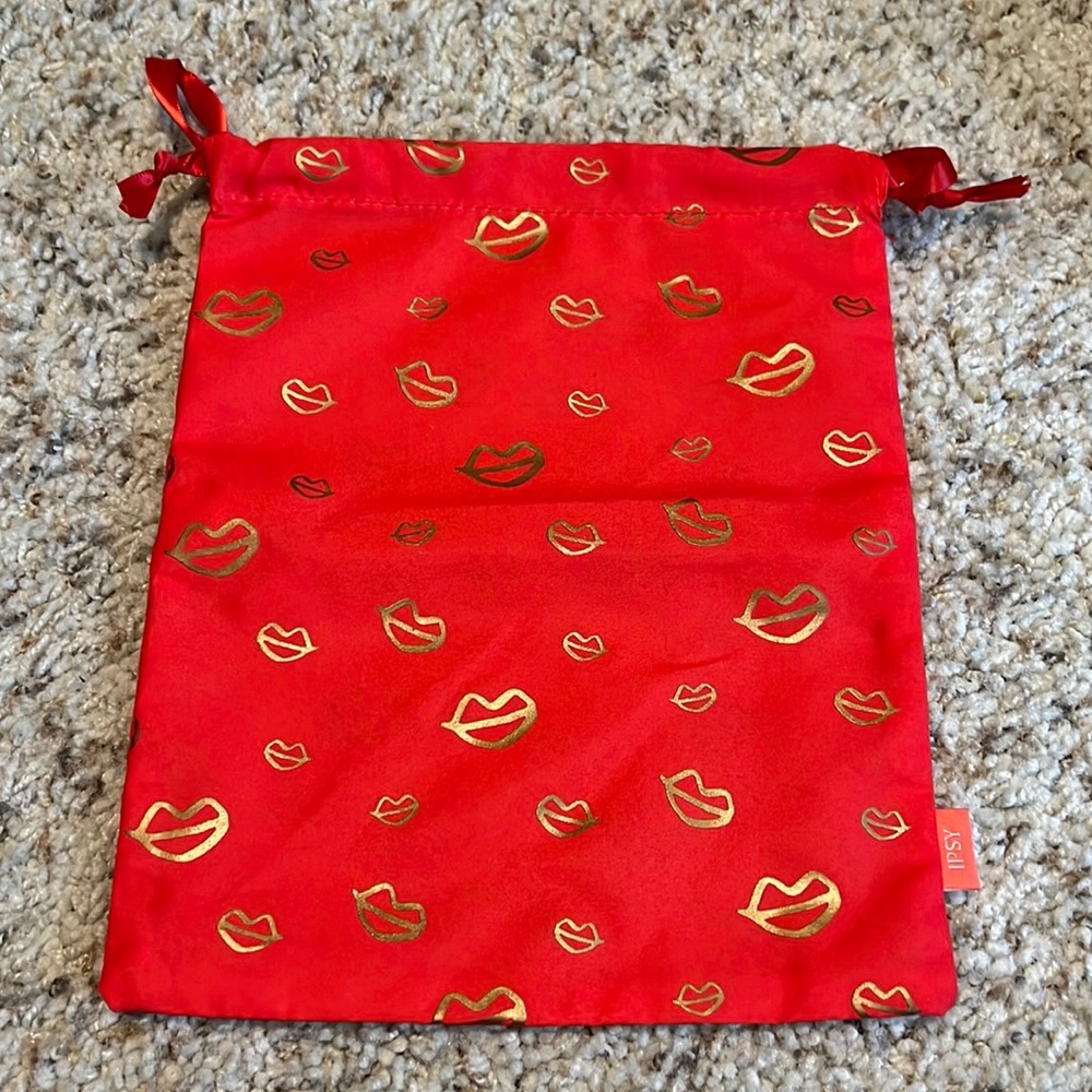 🟥 $1 if bundled - ipsy cinch bag - NEW